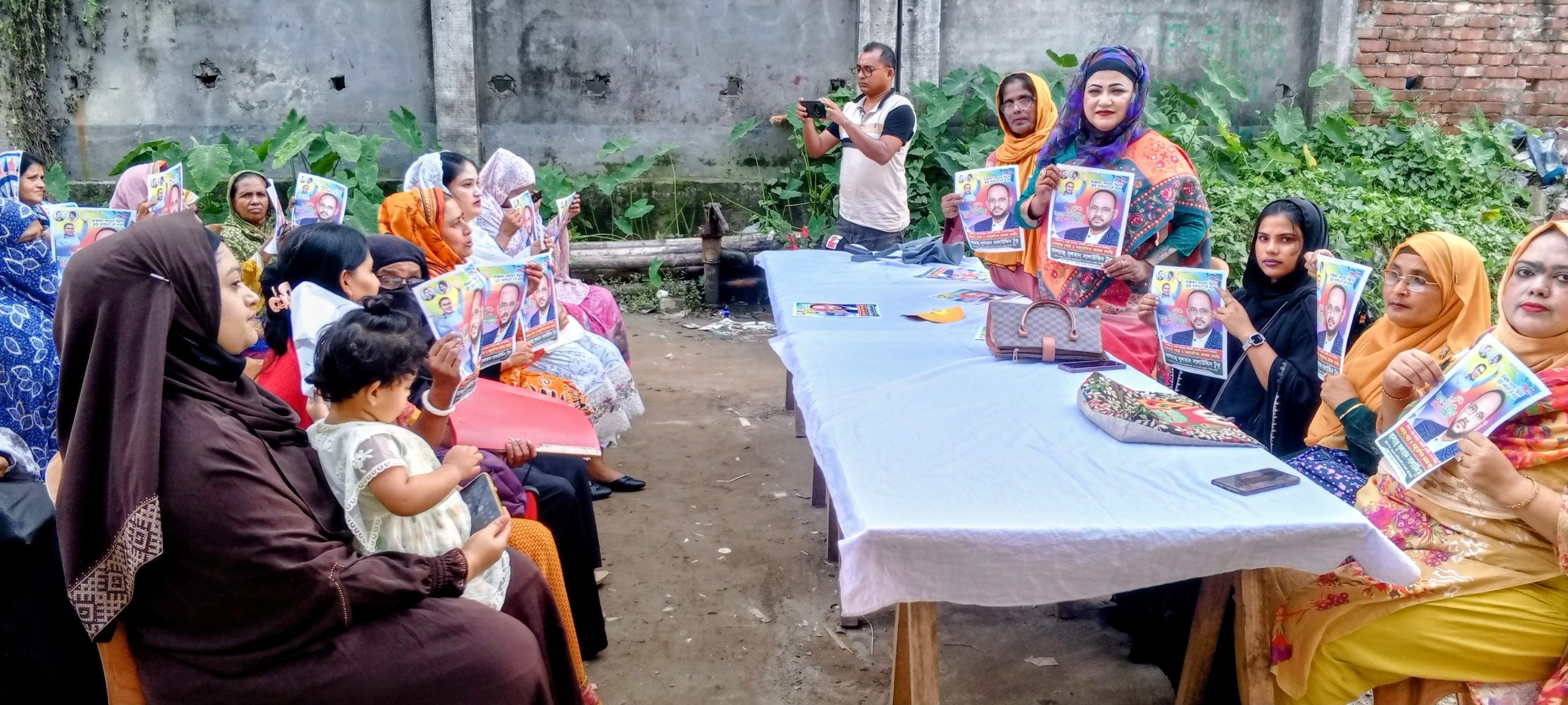টুকুর পক্ষে ধারাবাহিক ভাবে নির্বাচনী প্রচারণা চালিয়ে যাচ্ছেন এডভোকেট মমতাজ