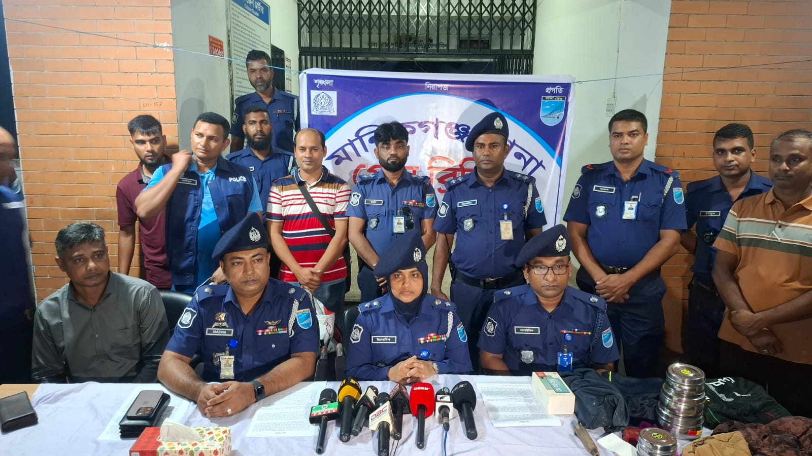 গচ্ছিত স্বর্ণ কব্জায় নিতে ডাকাতির নাটক কারিগরের, উদ্ধার ৩৯ ভরি স্বর্ণ
