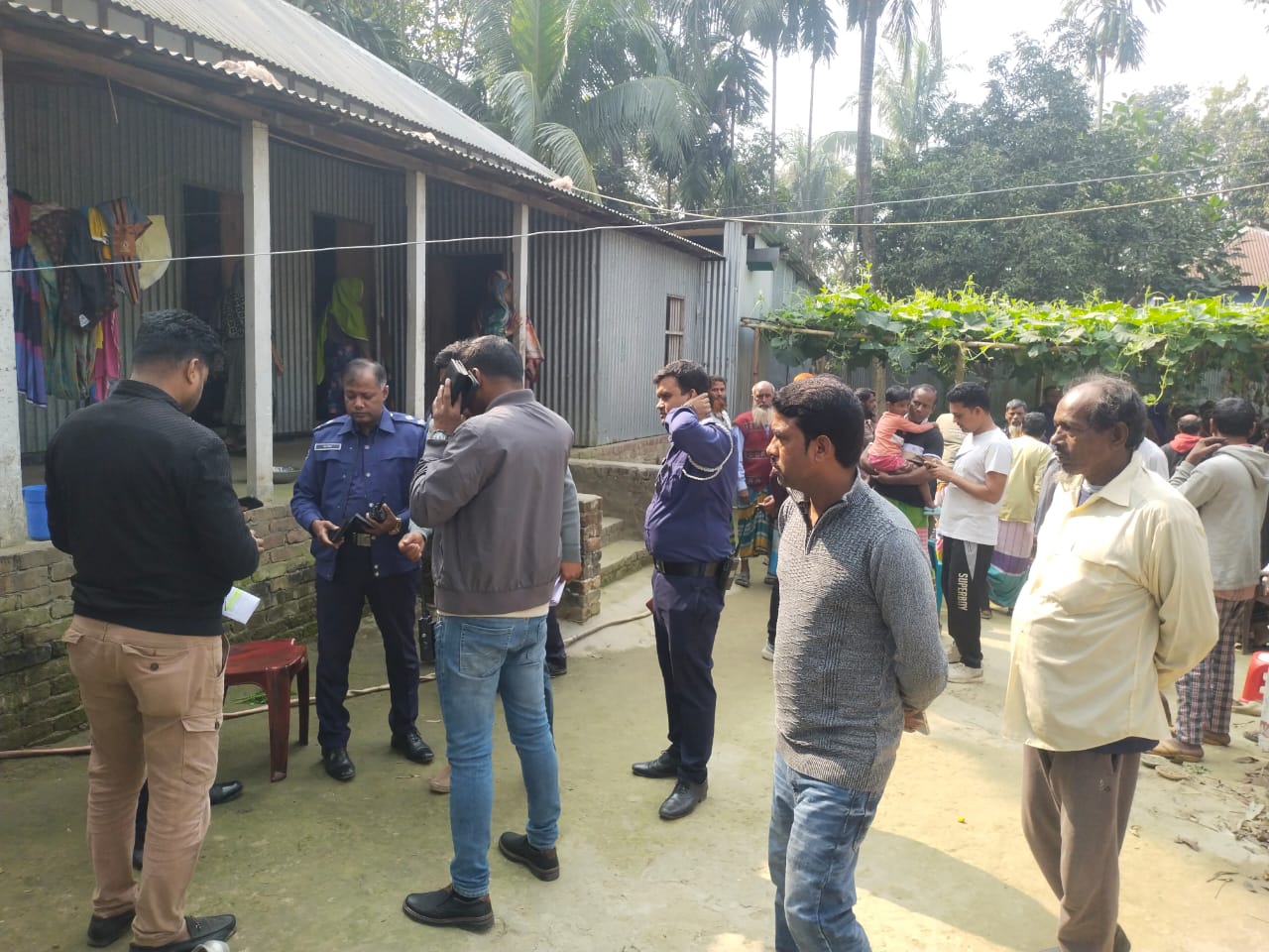 মানিকগঞ্জে গরু চুরি করতে গিয়ে গণপিটুনিতে দুই চোর নিহত