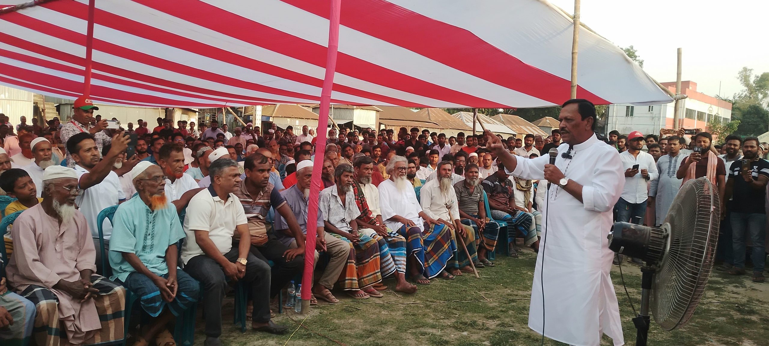দৌলতপুরের উন্নয়নমূলক কর্মকাণ্ড বিষয় নিয়ে মত বিনিময় করলেন এমপি